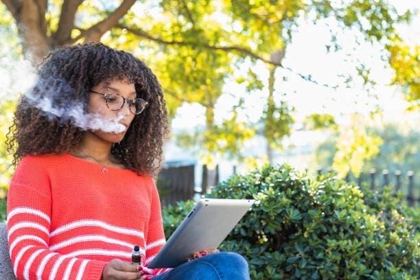 e-zigarette einweg mit nikotin kaufen 2025 – Kaufberatung, Nikotingehalt, Tests und Sicherheitstipps für Einsteiger