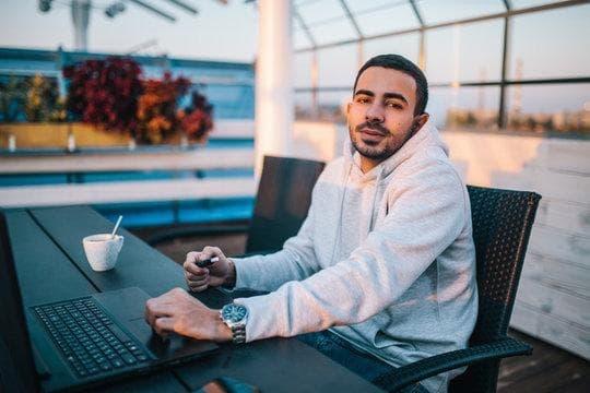 elf bar einweg vape Test und Kaufempfehlungen 2025 – Erfahrungen, Akkuleistung und Geschmackscheck